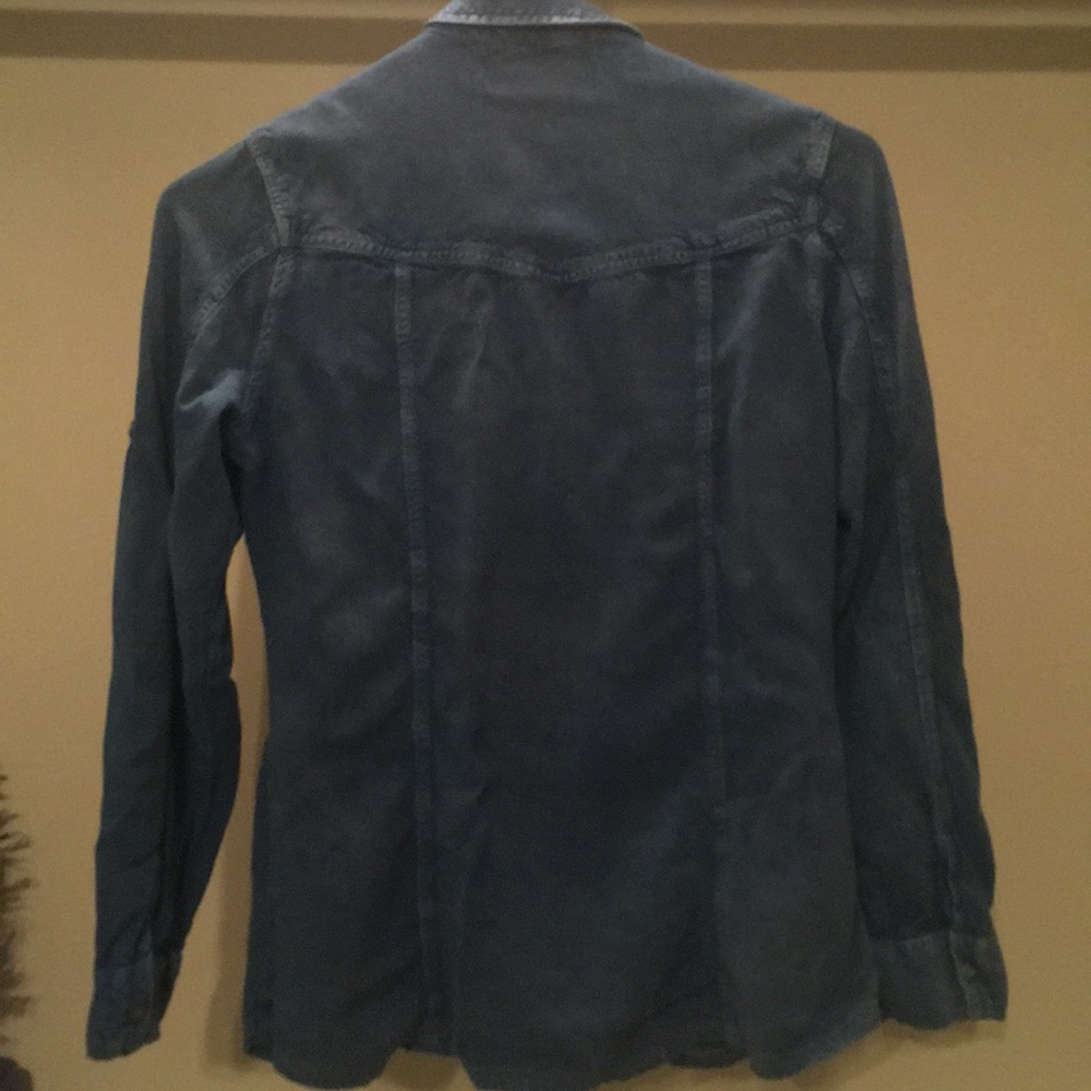 Denim like blue button down - Picture 2 of 2
